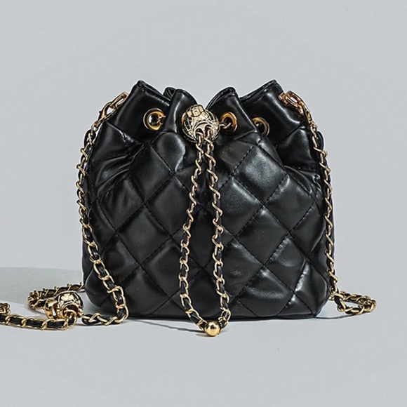 Luxe Vegan Leather Gold Tone Adjustable Chain Quilted Small Bucket Bag - Picture 3 of 11